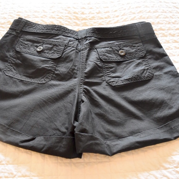 Tommy Hilfiger Shorts - Picture 2 of 4