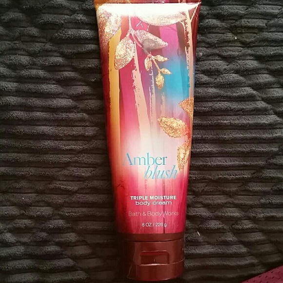 Amber blush triple moiture body cream