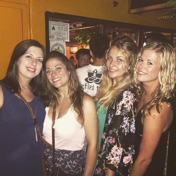 Meet your Posher, Jenny - Picture 3 of 3