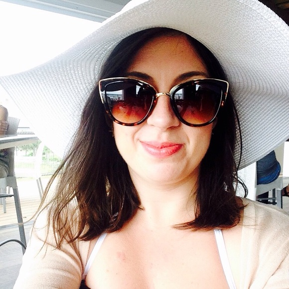 Meet your Posher, Jenny - Picture 2 of 3