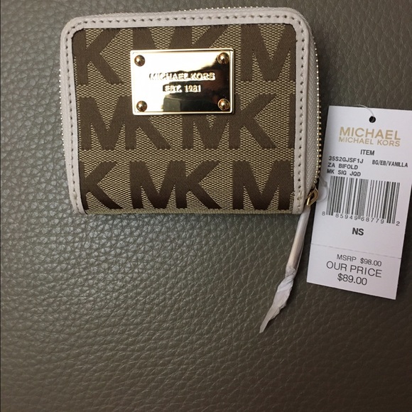 Bifold zipper wallet