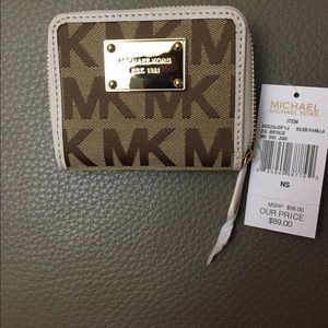 Bifold zipper wallet