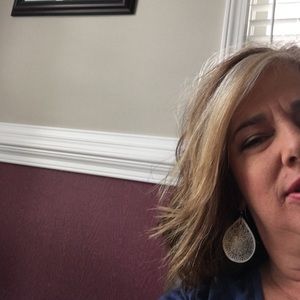 Meet your Posher, Joy