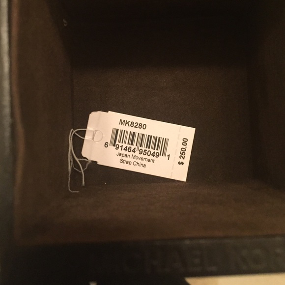 Mk watch - Picture 4 of 4