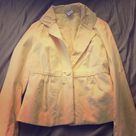 Yellow blazer