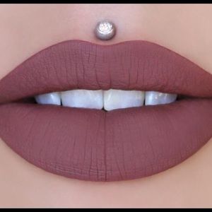 JEFFREE STAR COSMETICS makeup bundle