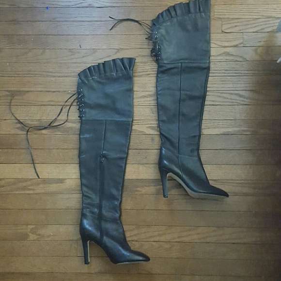 Boots  never worn *PRICE DROP *