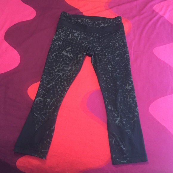 Lulu Lemon inspire tight 7/8 crop pant