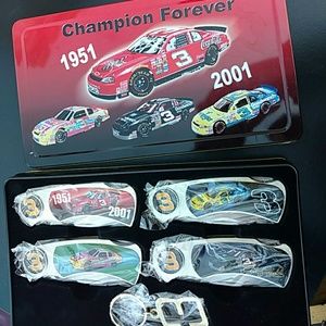 NASCAR collector  set of knives and #3 key chain