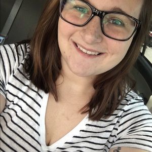 Meet your Posher, Lauren