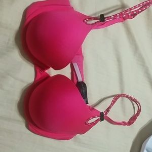Vs pink bra size 32D