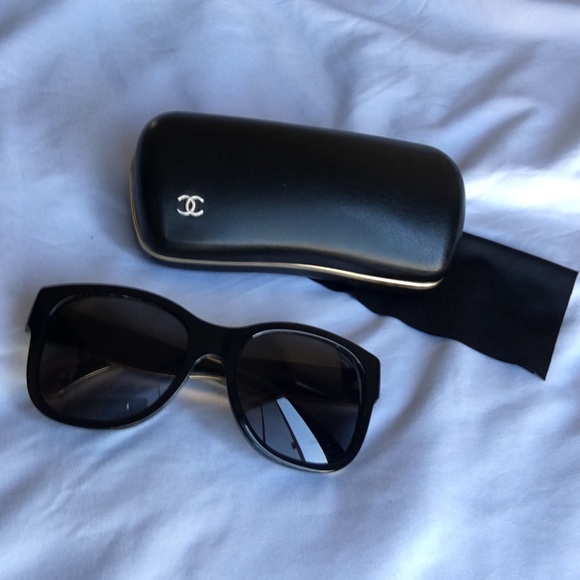 CHANEL Accessories - CHANEL Black Oversized Sunglasses