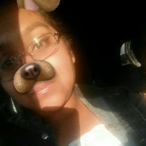 Meet your Posher, Leslie