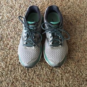 Women Mizuno running shoes