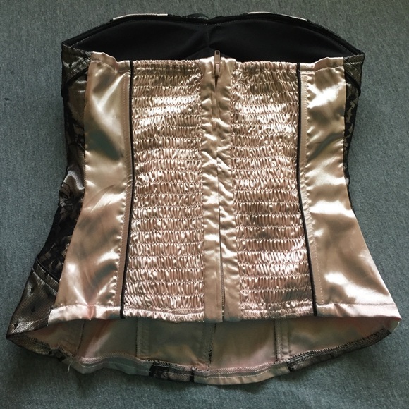 Pink and black lacy corset top - Picture 2 of 3