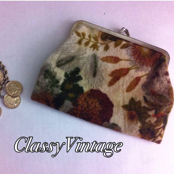 Vintage Clutches & Wallets - Vintage change purse