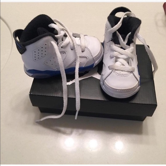 Tennis Shoes