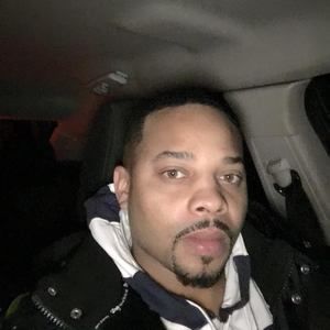 Meet your Posher, Dennis