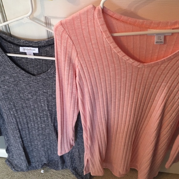 Two comfy maternity sweaters - Picture 1 of 1