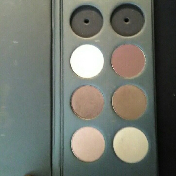 Mud eyeshadow palettes - Picture 2 of 3