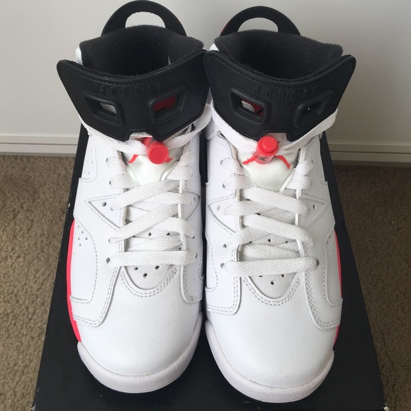 Jordan 6 infrared. Size 4Y