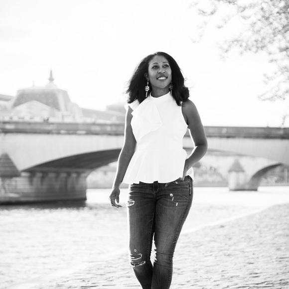 Meet your Posher, Talia - Picture 2 of 2