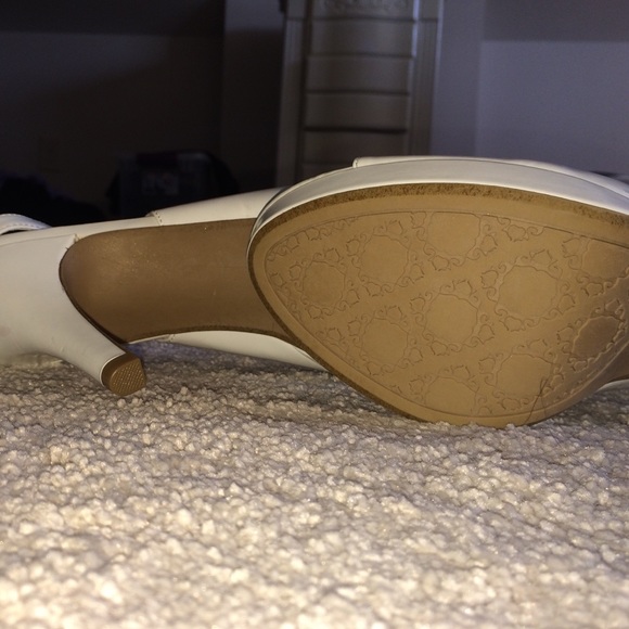 White Peep-Toe Heels! Comfy! Never Worn! - Picture 2 of 4