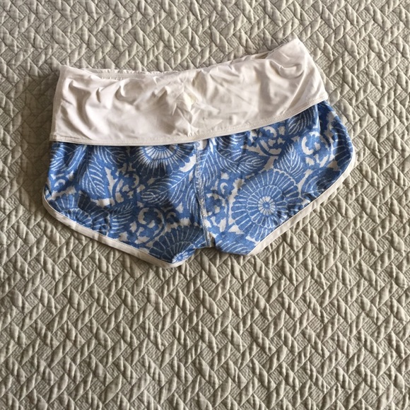 Lululemon Flip our Board Shorts reversable