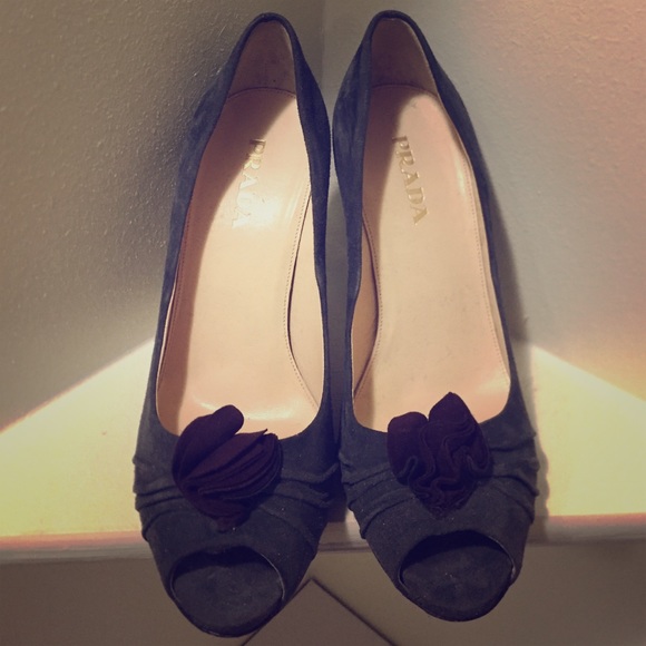 Prada authentic pumps
