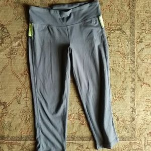 Aero capri workout pants
