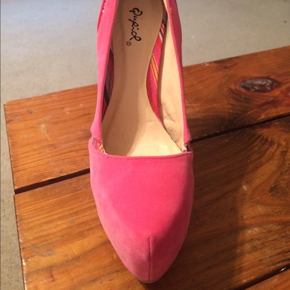 Pumps - Picture 2 of 3