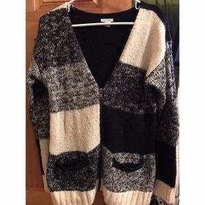 White, black and gray zippered cardigan