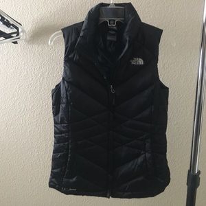 North face black vest