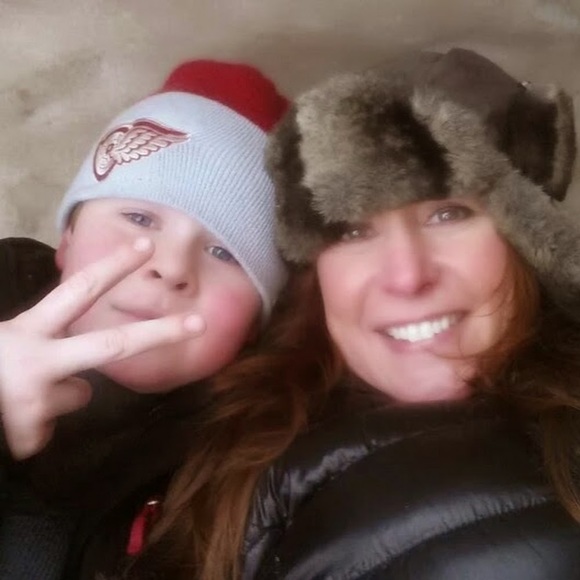 Meet your Posher, Deborah - Picture 1 of 1