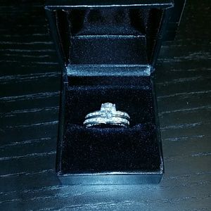 Cubic zirconia ring set