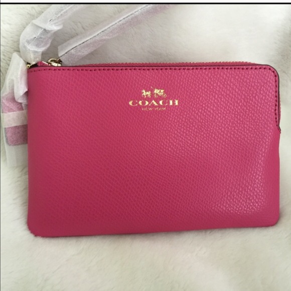 ❌FIRM❌Coach Pink Leather Corner Zip Wristlet - Picture 2 of 4