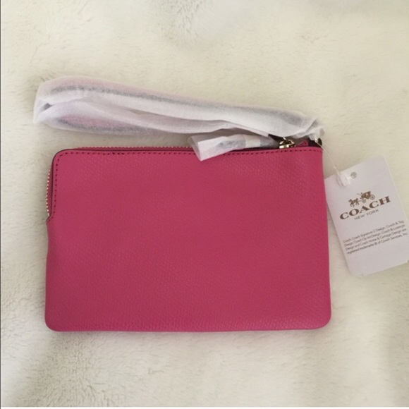 ❌FIRM❌Coach Pink Leather Corner Zip Wristlet - Picture 4 of 4