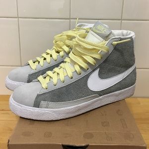 Nike Women's Blazer Mid
