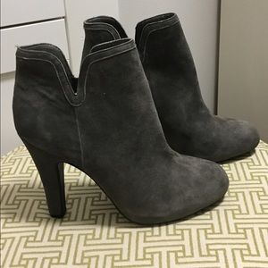 Gray suede Gianni Bini boots sz 9.5 like new.