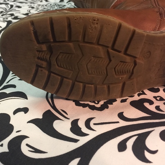 Boots - Picture 3 of 3