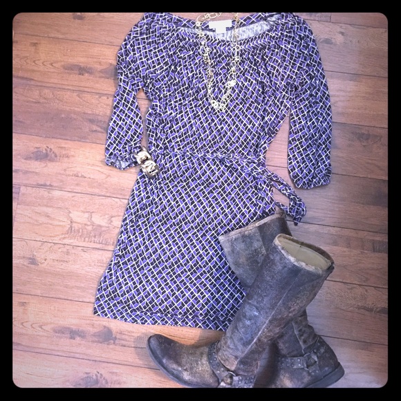 MICHAEL Michael Kors Dresses & Skirts - Michaels Kors tie waist dress.