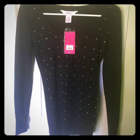 Small long sleeve black shirt with bling on front