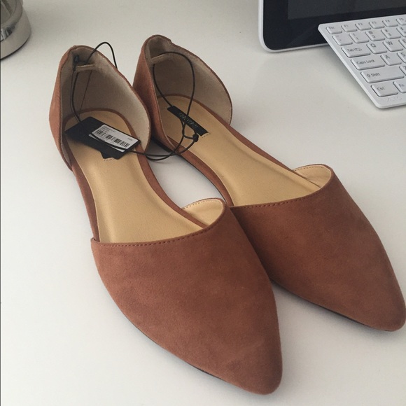 Forever 21 Tan Camel Pointed Flats 7