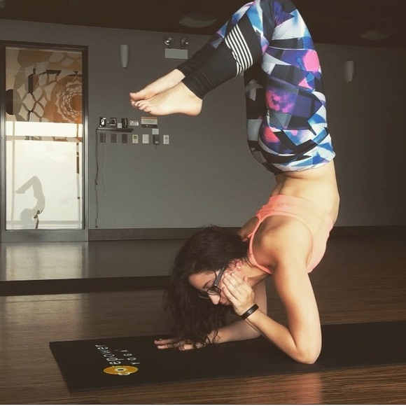 Size small. Multi color leggings