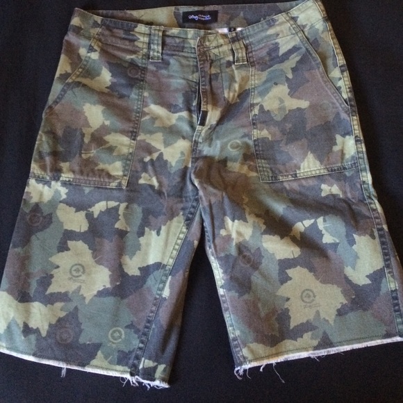 🔻🔻SOLD🔻🔻LRG Military Cargos