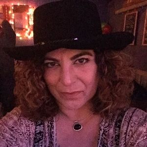 Meet your Posher, Beth