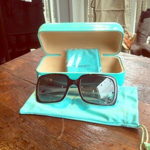 Tiffany sunglasses 🕶