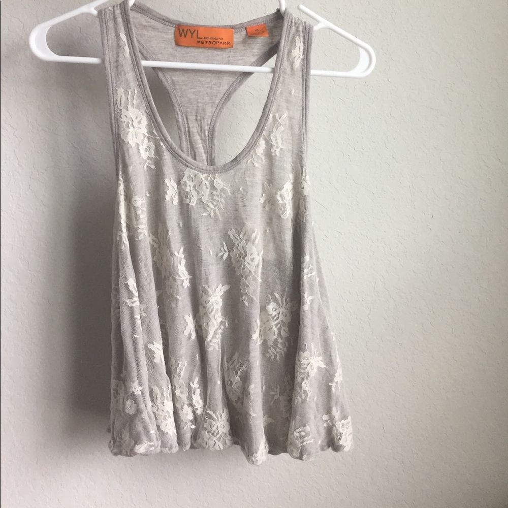 ❌SOLD❌Metropark Lace floral tank