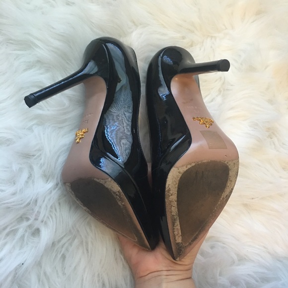 Authentic Prada Classic Black Patent Pumps - Picture 4 of 4