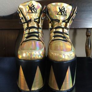 YRU QOZMOPOLITAN PLATFORM SNEAKERS SZ 7 NWT